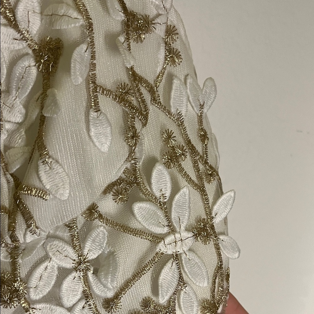 Embroidered Floral White and Gold Tank Top, Size S - Picture 3 of 6